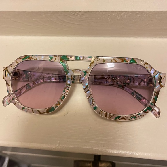 I-SEA Women’s Sunglasses - Ziggy - Picture 2 of 6